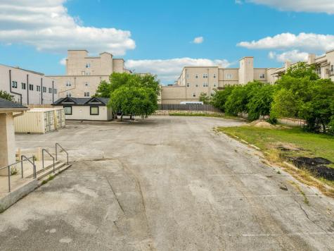 202 West Sunset Road San Antonio TX 78209