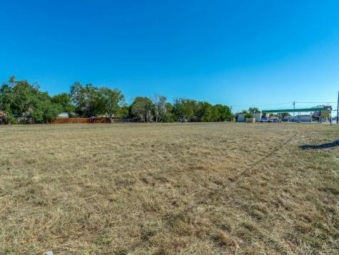0000 E Kingsbury Street Seguin TX 78155