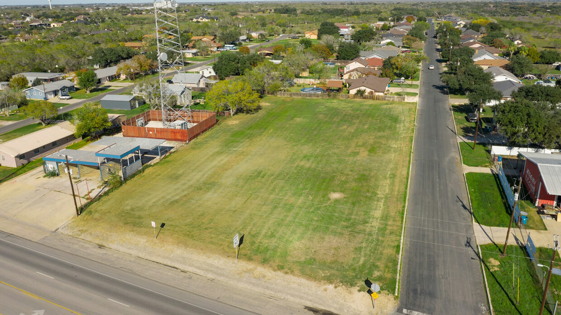 509 South Storts Street Poth TX 78147