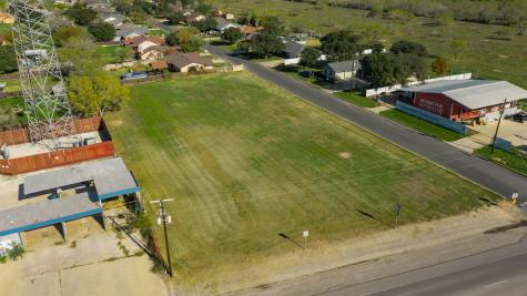 509 South Storts Street Poth TX 78147