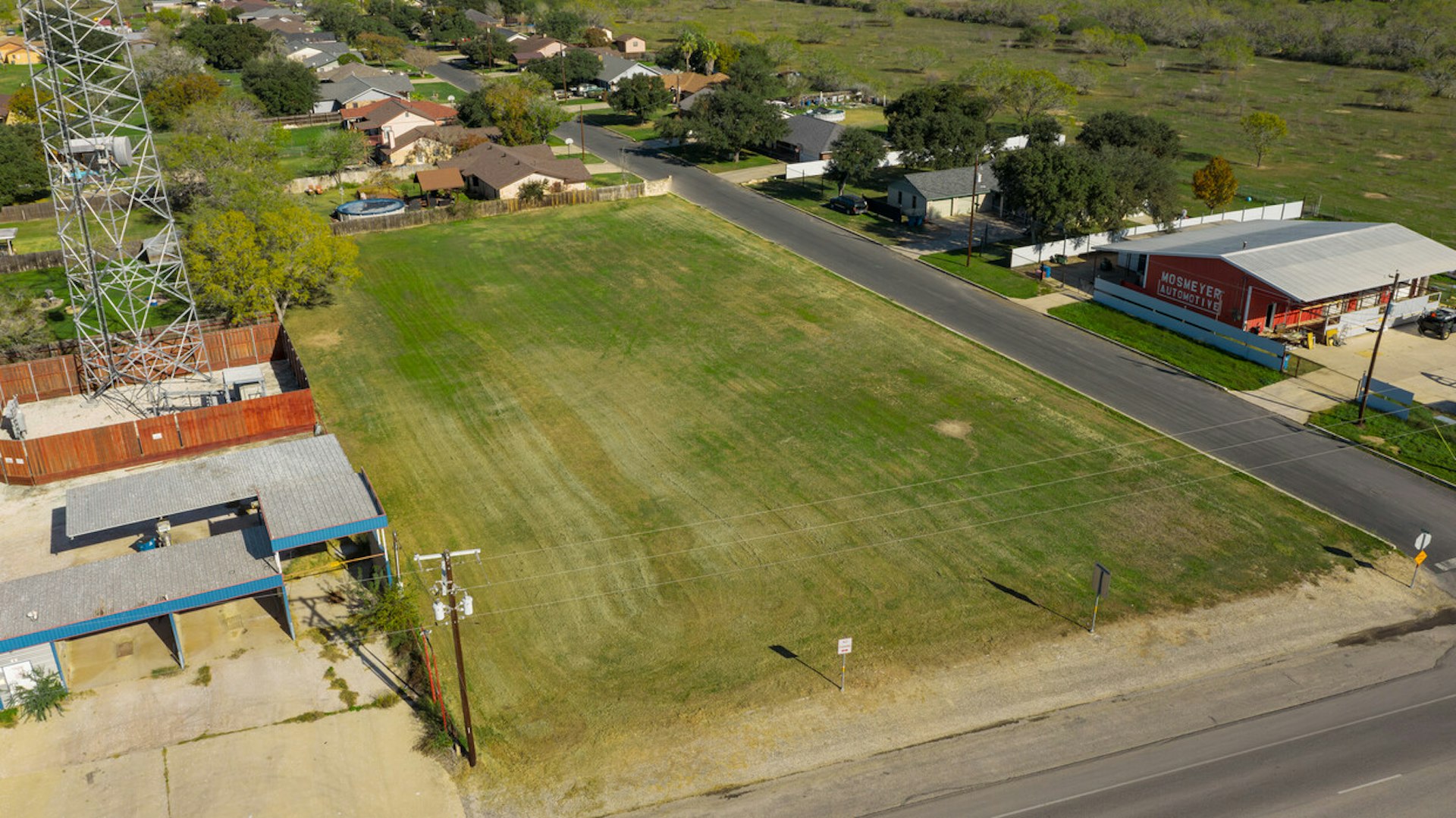 509 South Storts Street Poth TX 78147