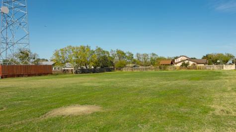 509 South Storts Street Poth TX 78147