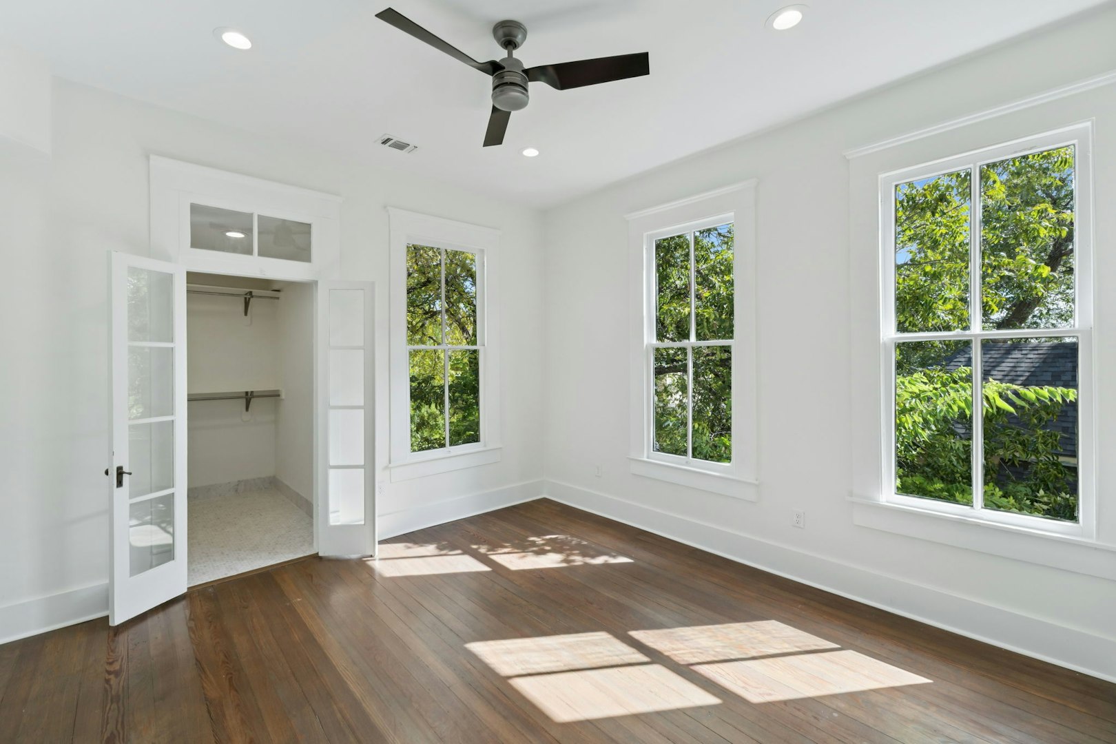 321 East Dewey Place San Antonio TX 78212