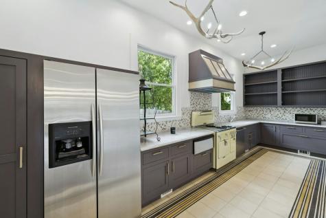 321 East Dewey Place San Antonio TX 78212