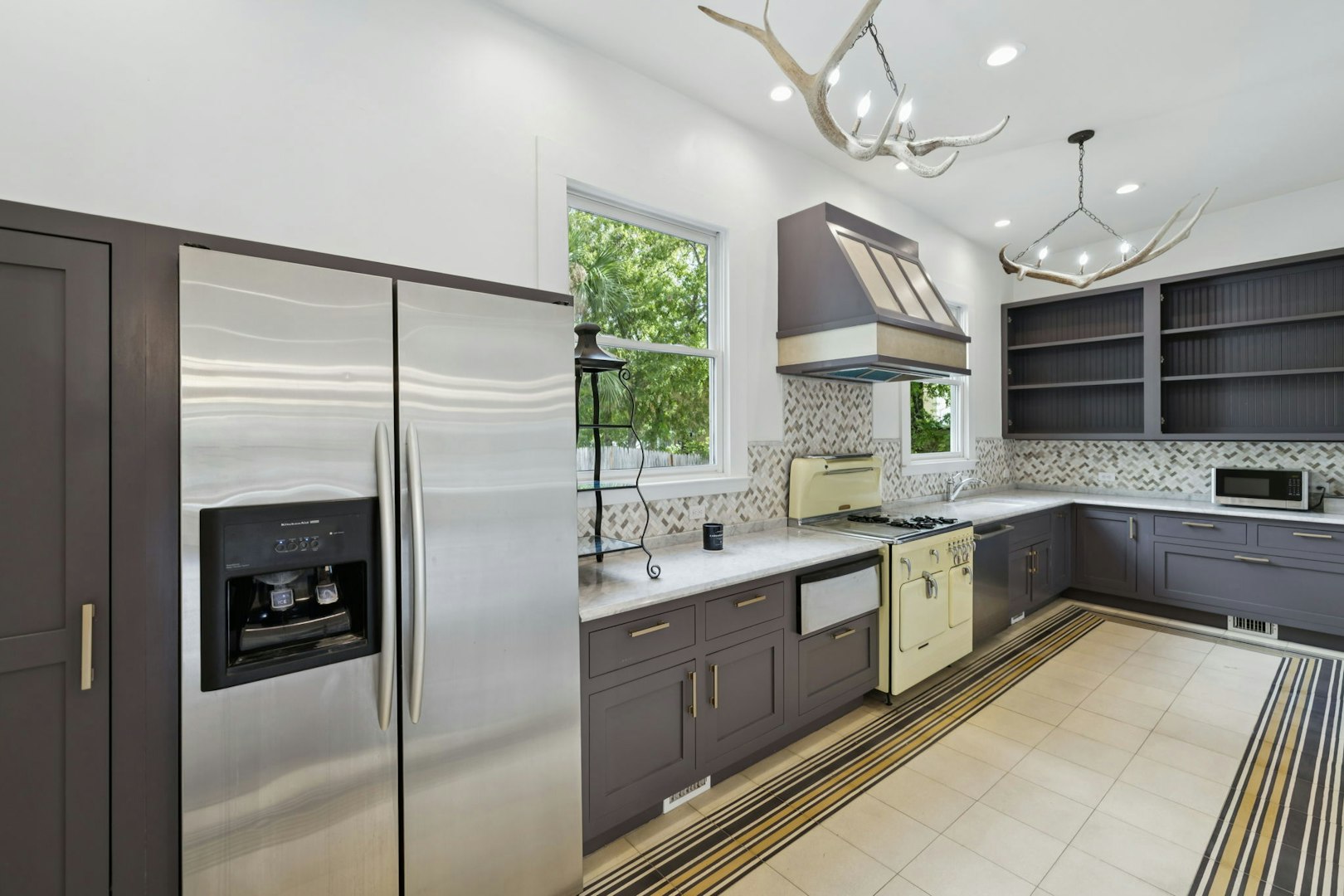 321 East Dewey Place San Antonio TX 78212