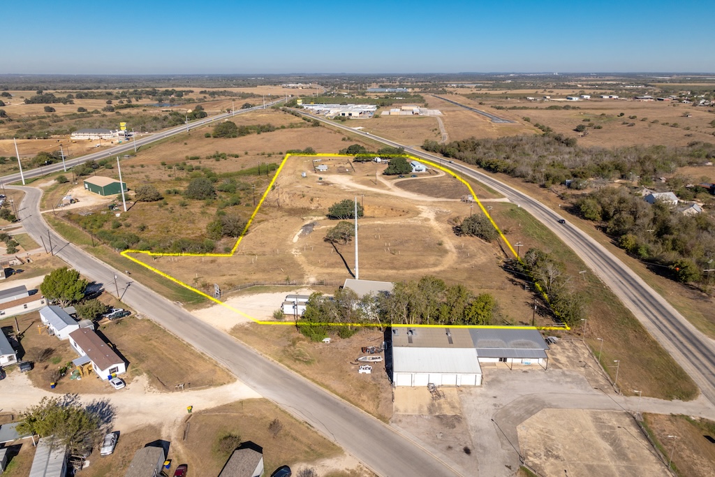 2127 North Saint Joseph Street Gonzales TX 78629