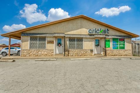 901 & 903 Oak Street Jourdanton TX 78026