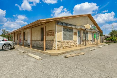 901 & 903 Oak Street Jourdanton TX 78026