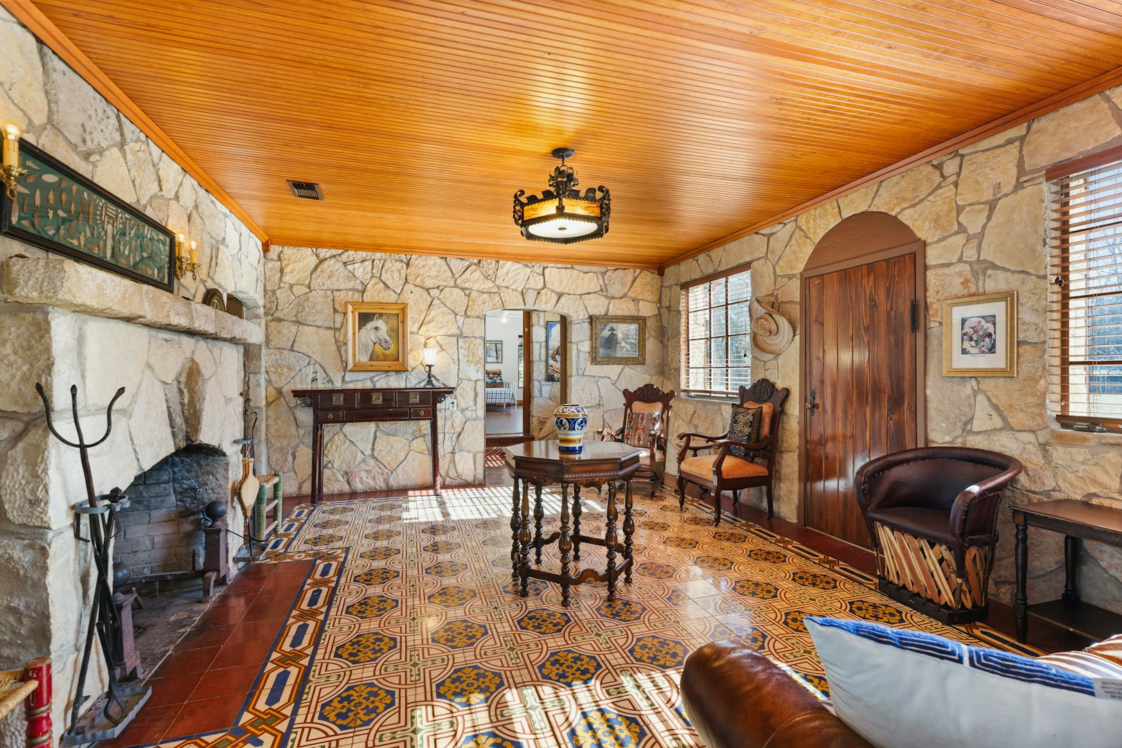 5322 Texas 16 Bandera TX 78003
