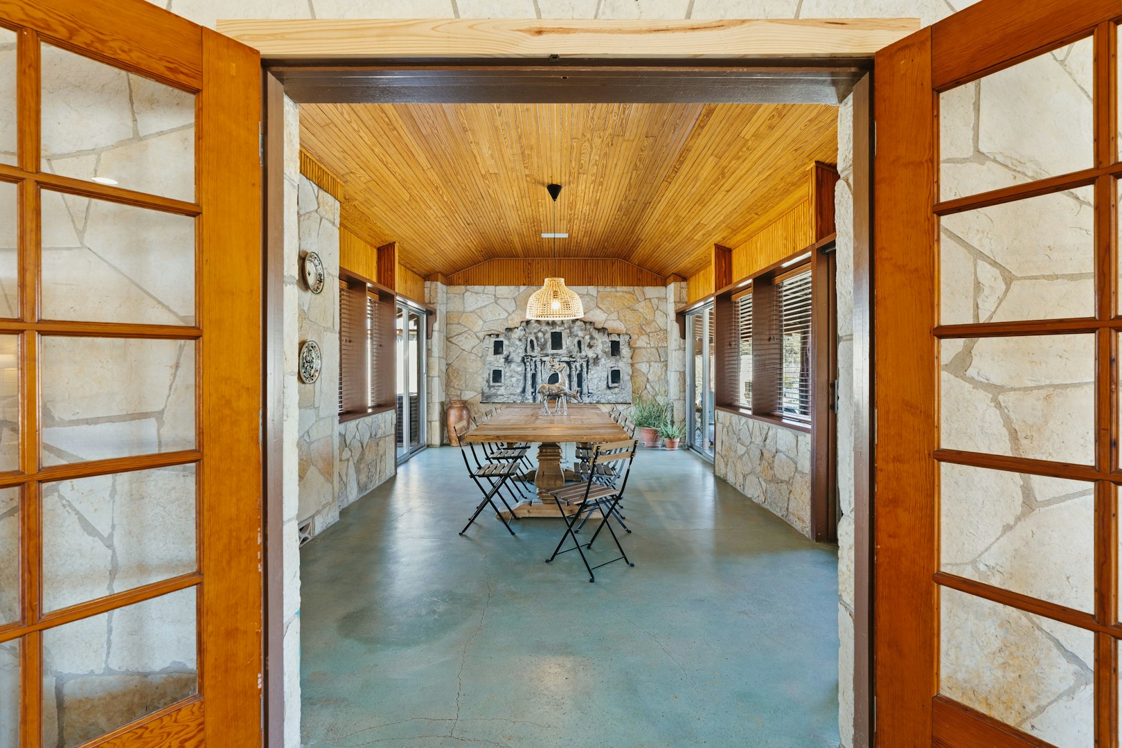 5322 Texas 16 Bandera TX 78003