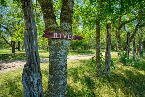 5322 Texas 16 Bandera TX 78003