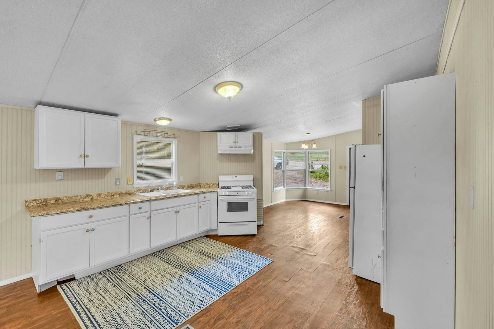 123 Rocky Road Hye TX 78635