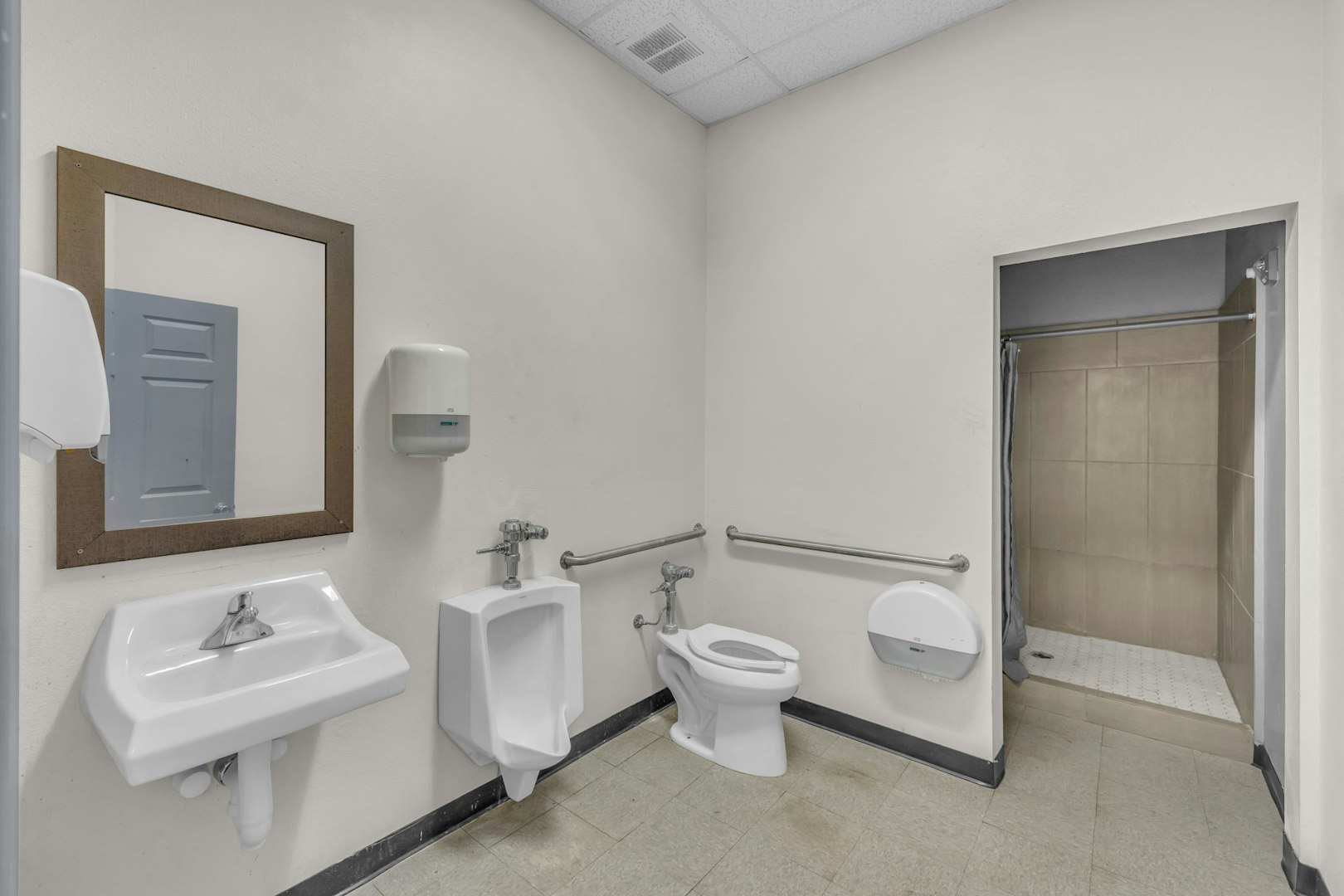 206 Farm To Market Road 468 Cotulla TX 78014