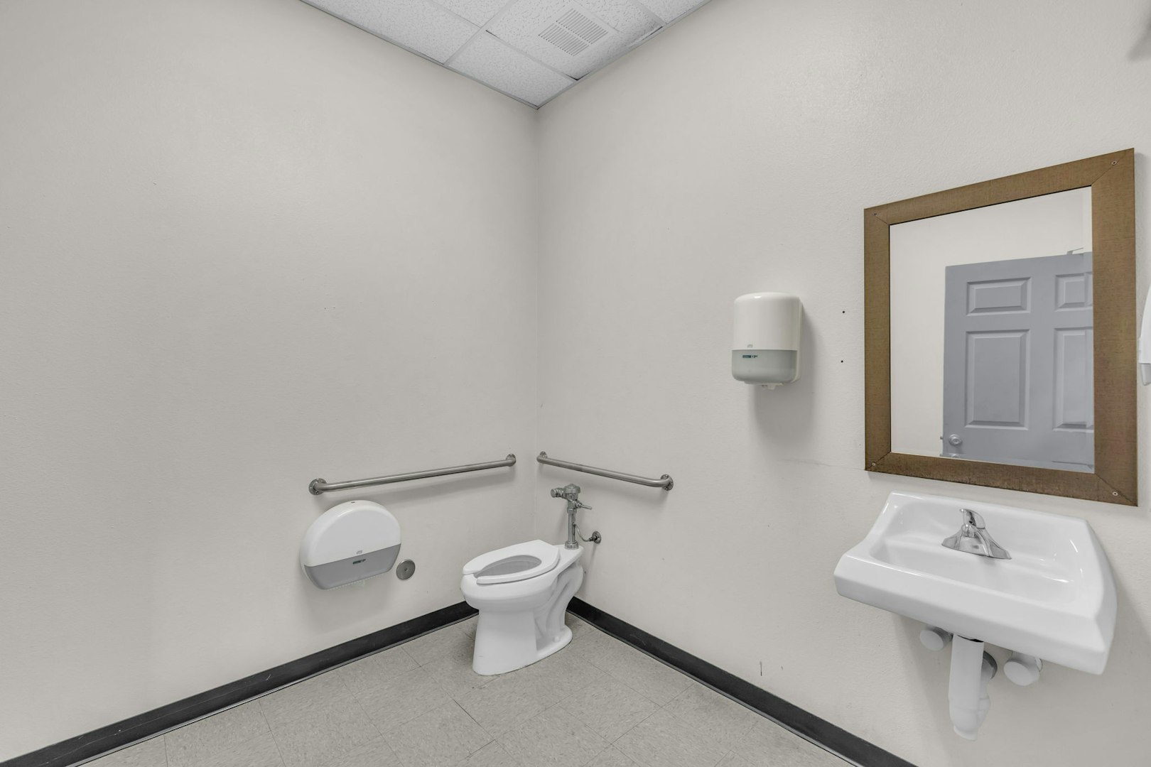 206 Farm To Market Road 468 Cotulla TX 78014