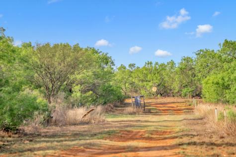 2645 Matthews Ranch Road Dilley TX 78017