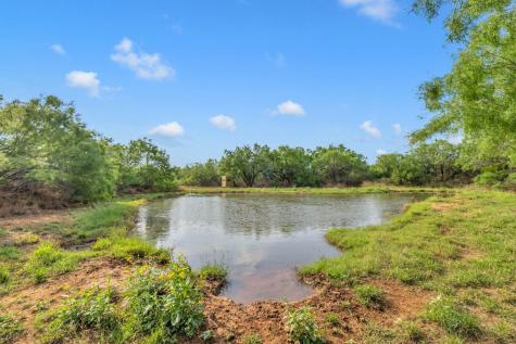 2645 Matthews Ranch Road Dilley TX 78017