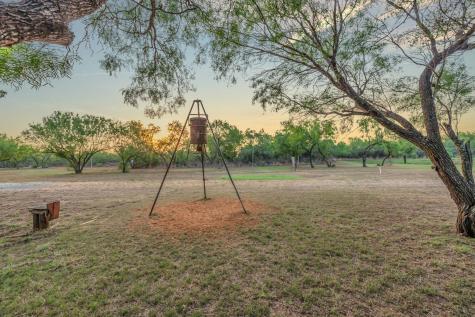 2645 Matthews Ranch Road Dilley TX 78017