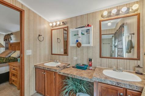 2645 Matthews Ranch Road Dilley TX 78017