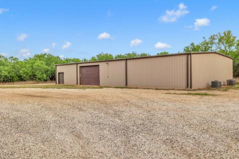 2645 Matthews Ranch Road Dilley TX 78017
