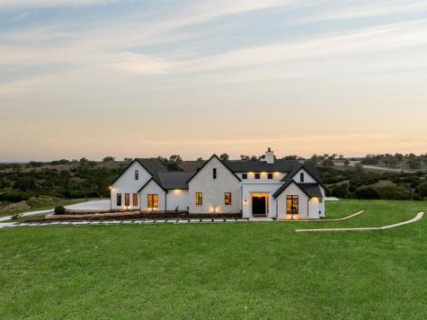 1051 N Cattlemans Crossing Drive Kerrville TX 78028