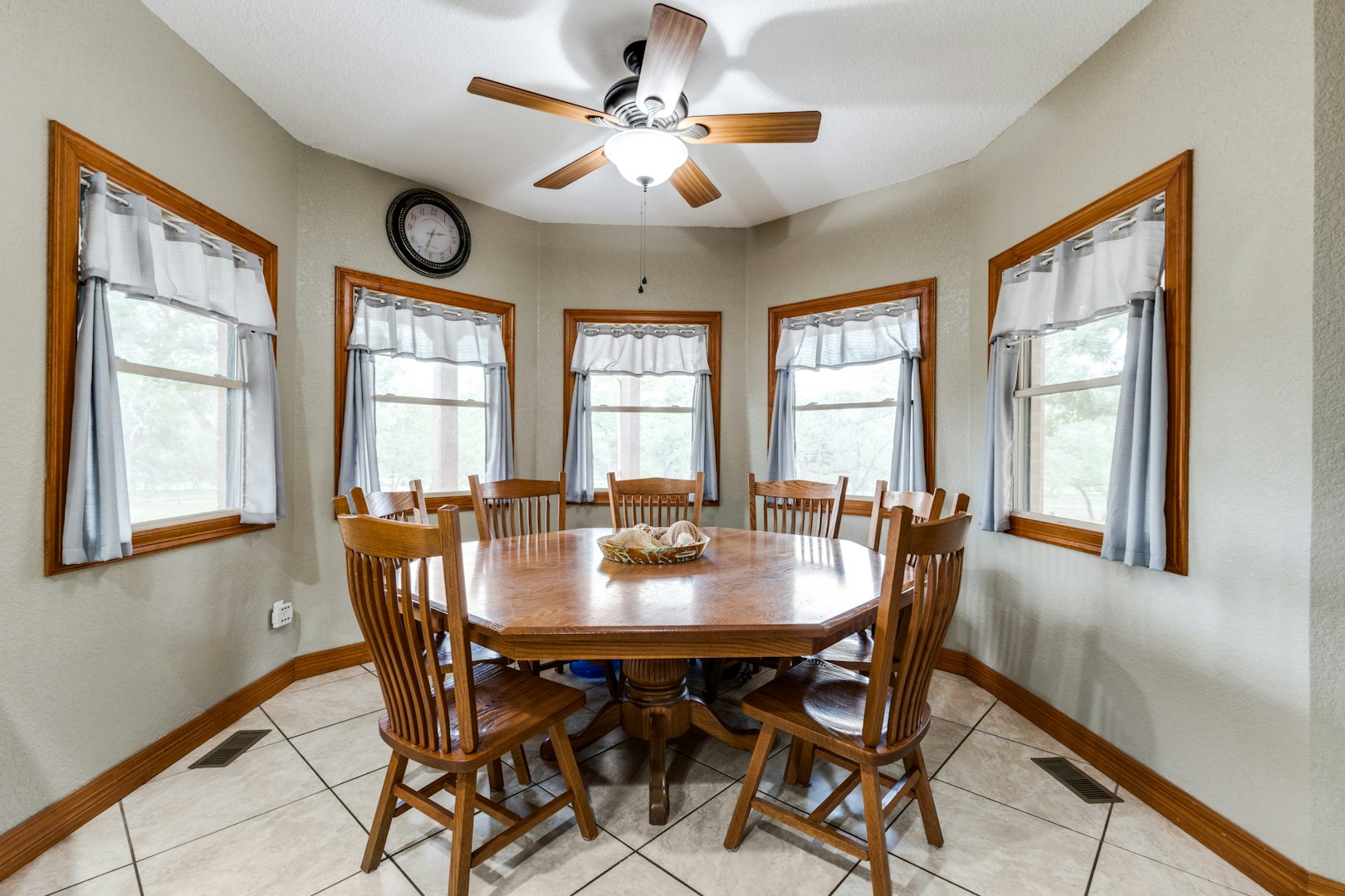 1657 County Road 434 Stockdale TX 78160