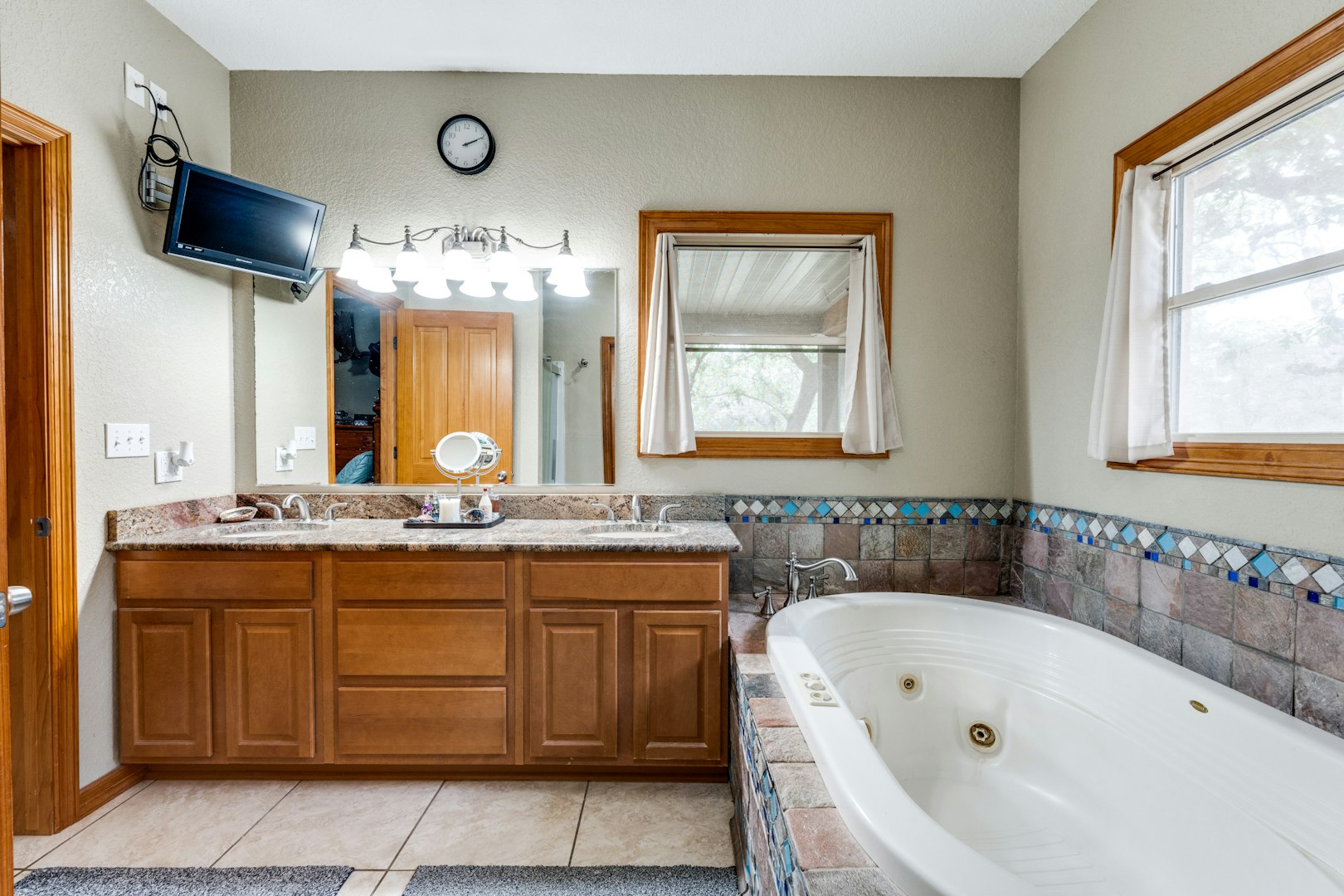 1657 County Road 434 Stockdale TX 78160