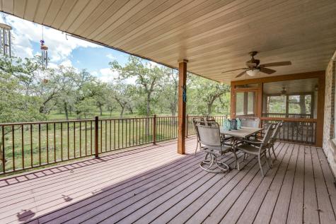 1657 County Road 434 Stockdale TX 78160
