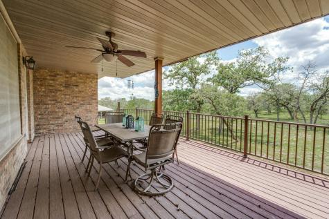 1657 County Road 434 Stockdale TX 78160
