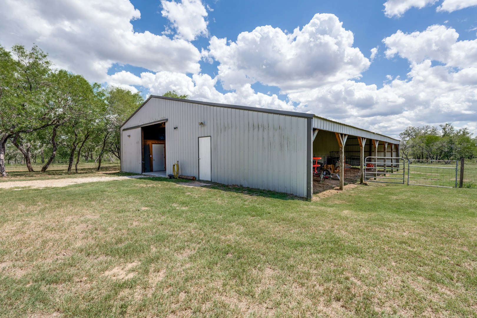 1657 County Road 434 Stockdale TX 78160