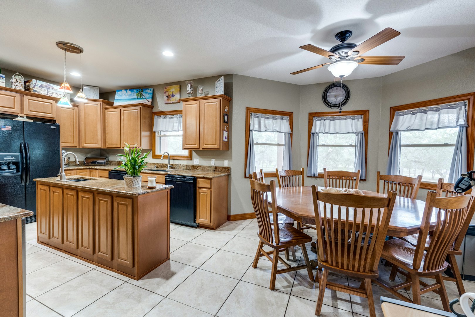 1657 County Road 434 Stockdale TX 78160