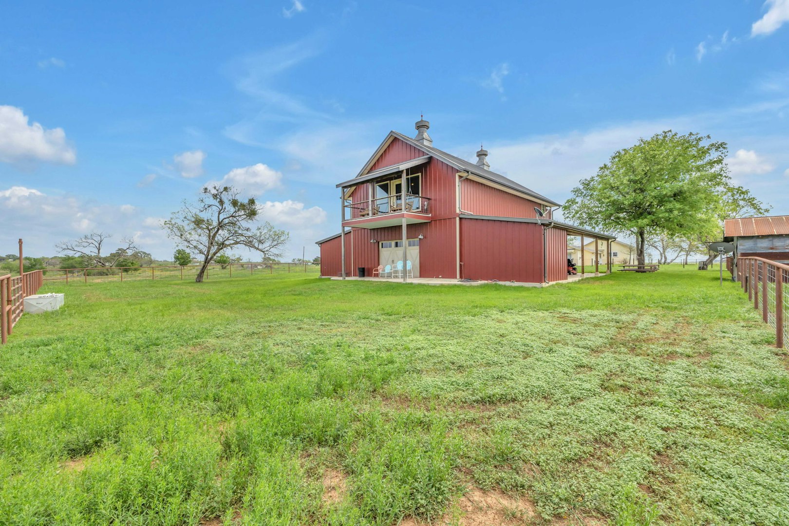 0000 Saint Hedwig Showplace Saint Hedwig TX 78152