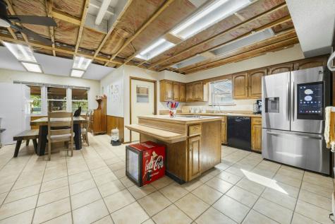 2452 2nd Street Pleasanton TX 78064