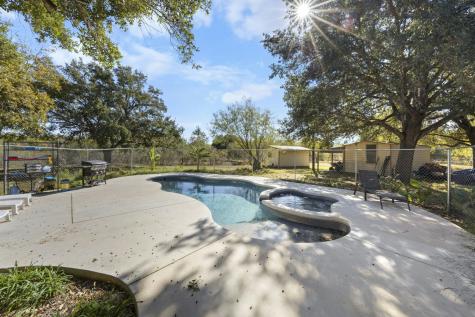 2452 2nd Street Pleasanton TX 78064