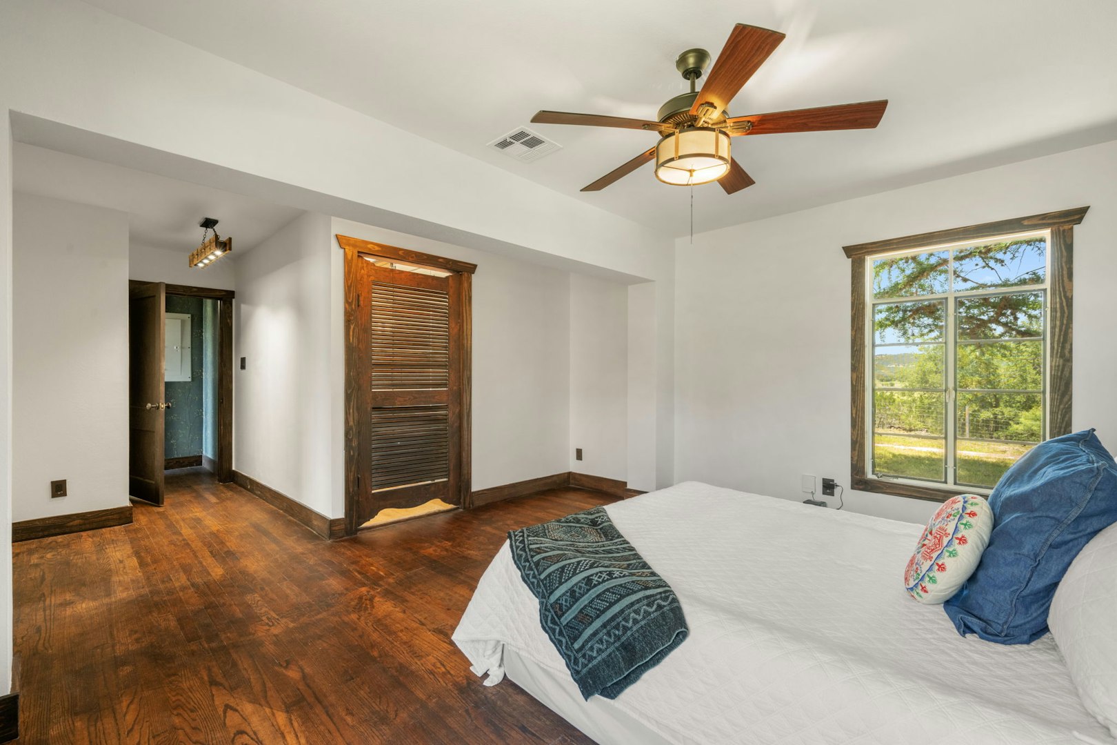 13132 Texas Highway 16 Medina TX 78055