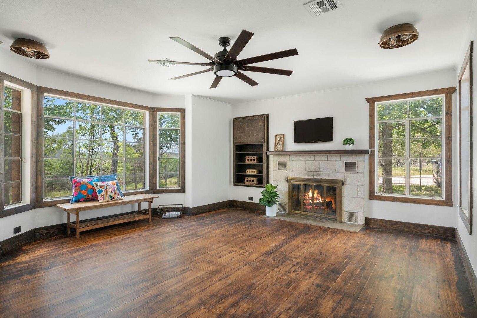 13132 Texas Highway 16 Medina TX 78055