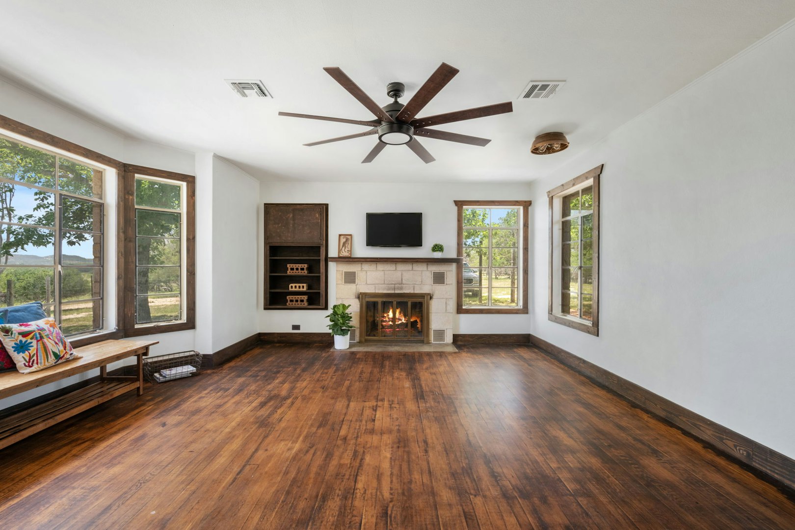 13132 Texas Highway 16 Medina TX 78055