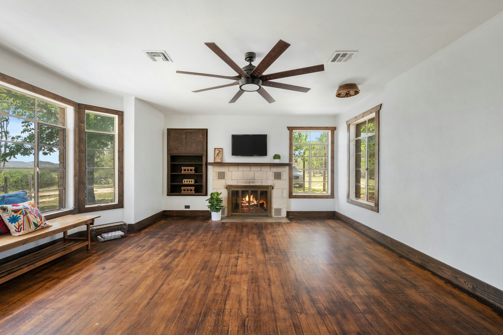 13132 Texas Highway 16 Medina TX 78055