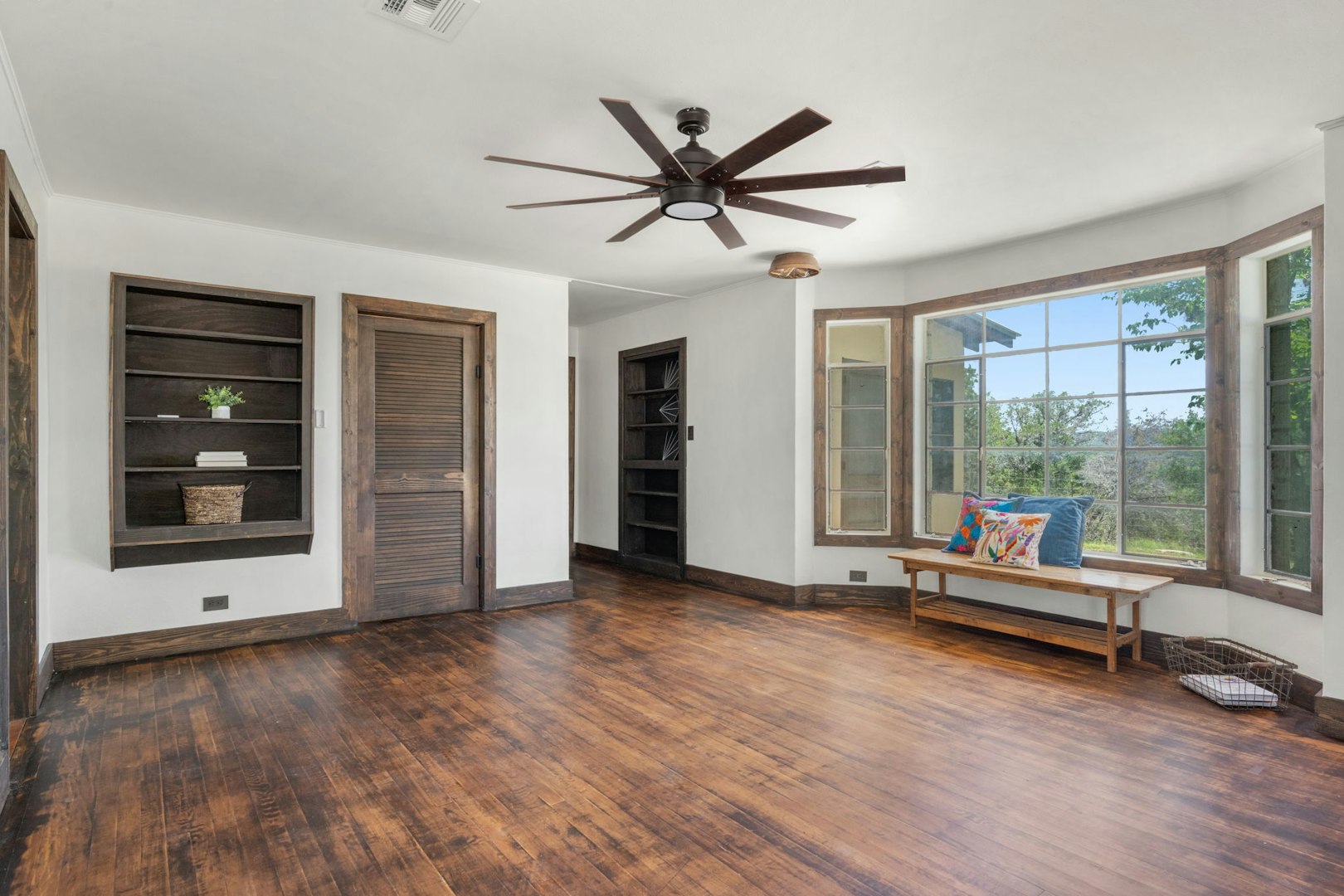 13132 Texas Highway 16 Medina TX 78055