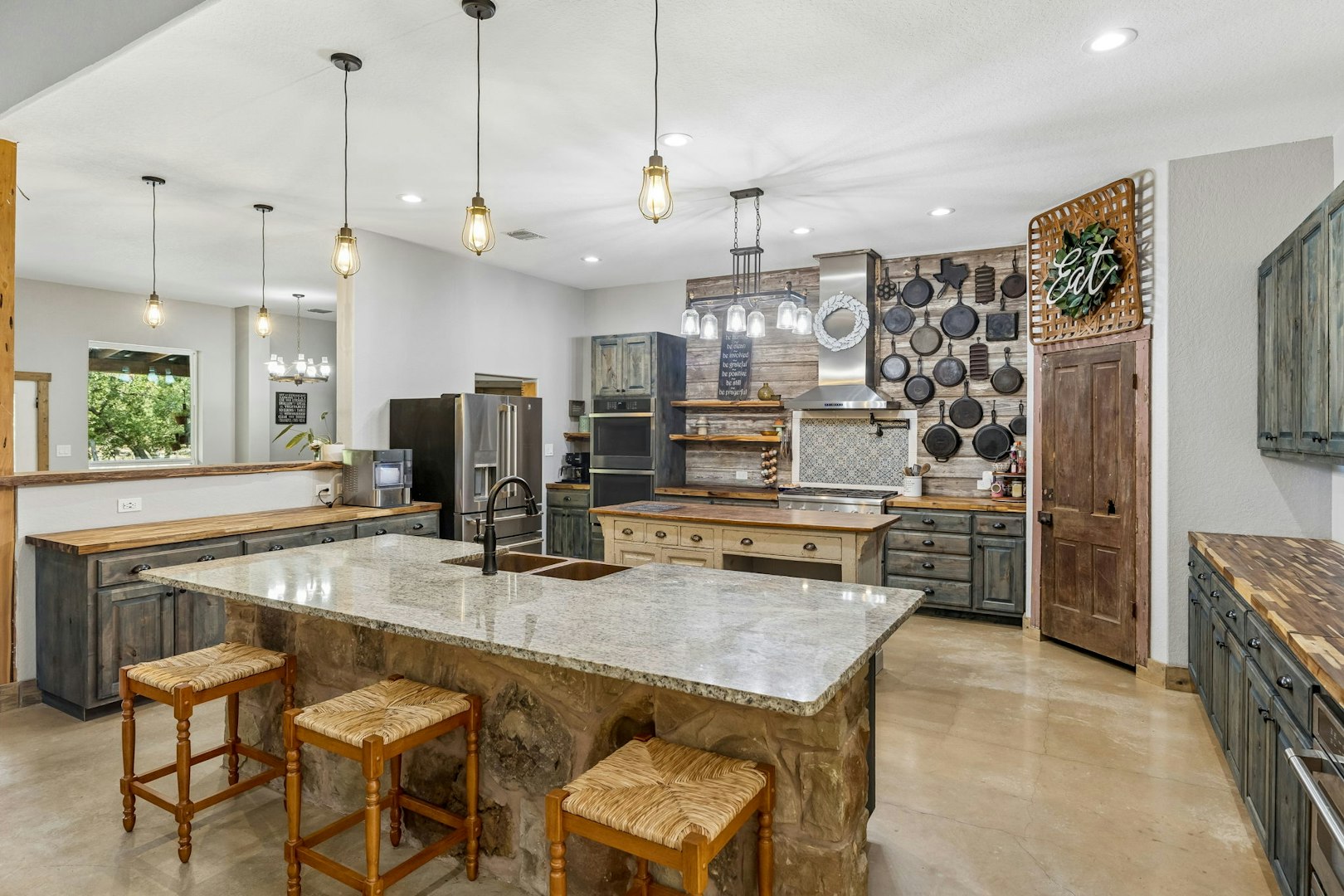 105 Dillard Lane Bergheim TX 78004