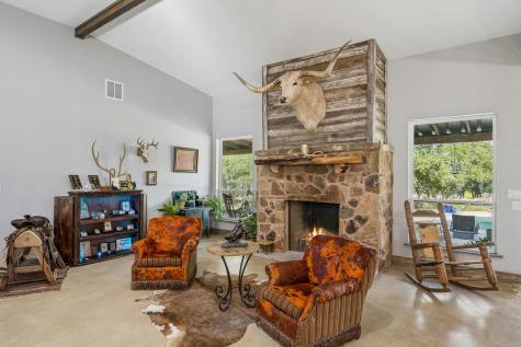 105 Dillard Lane Bergheim TX 78004