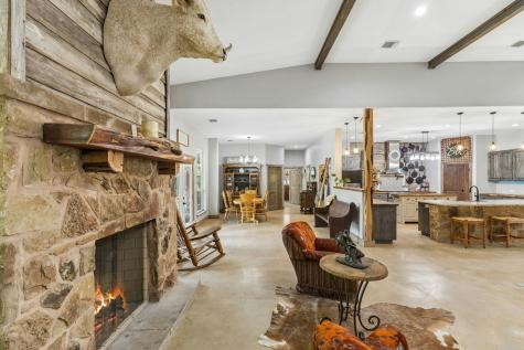 105 Dillard Lane Bergheim TX 78004