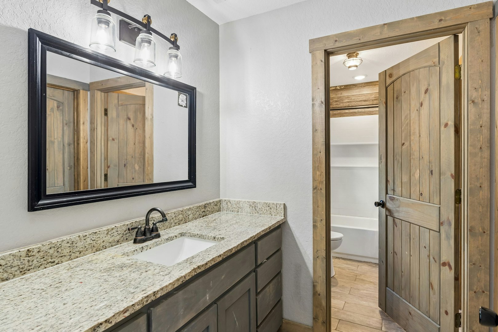 105 Dillard Lane Bergheim TX 78004