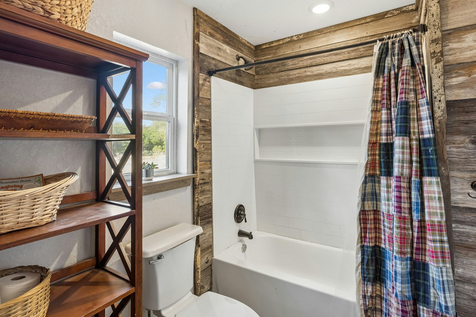 105 Dillard Lane Bergheim TX 78004