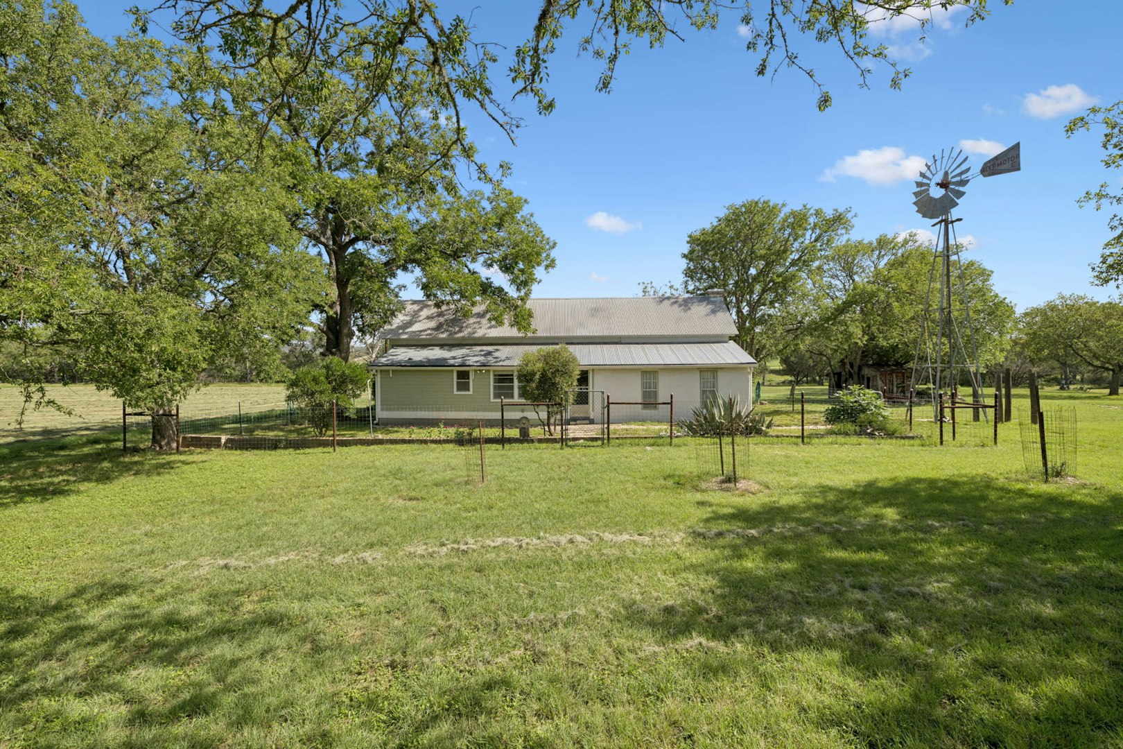 1078 Fm 480 Center Point TX 78010