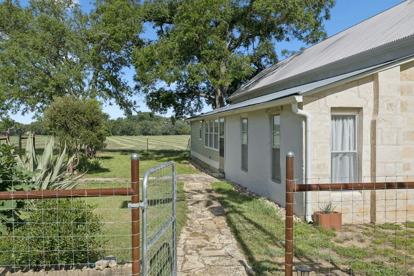 1078 Fm 480 Center Point TX 78010