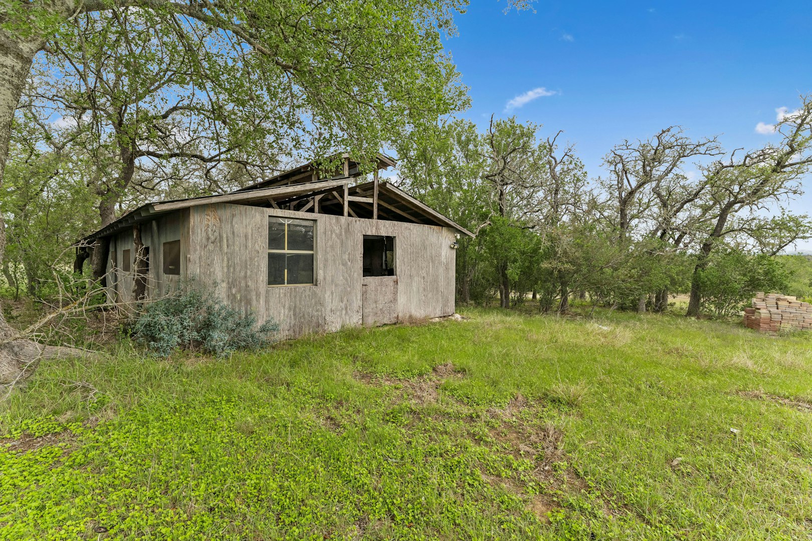 997 Gw Edwards Lane Pipe Creek TX 78063