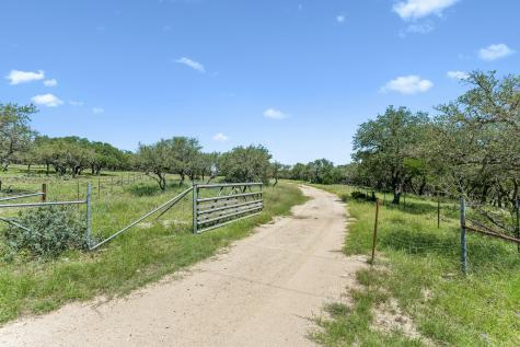 888 Wofford Road London TX 76854