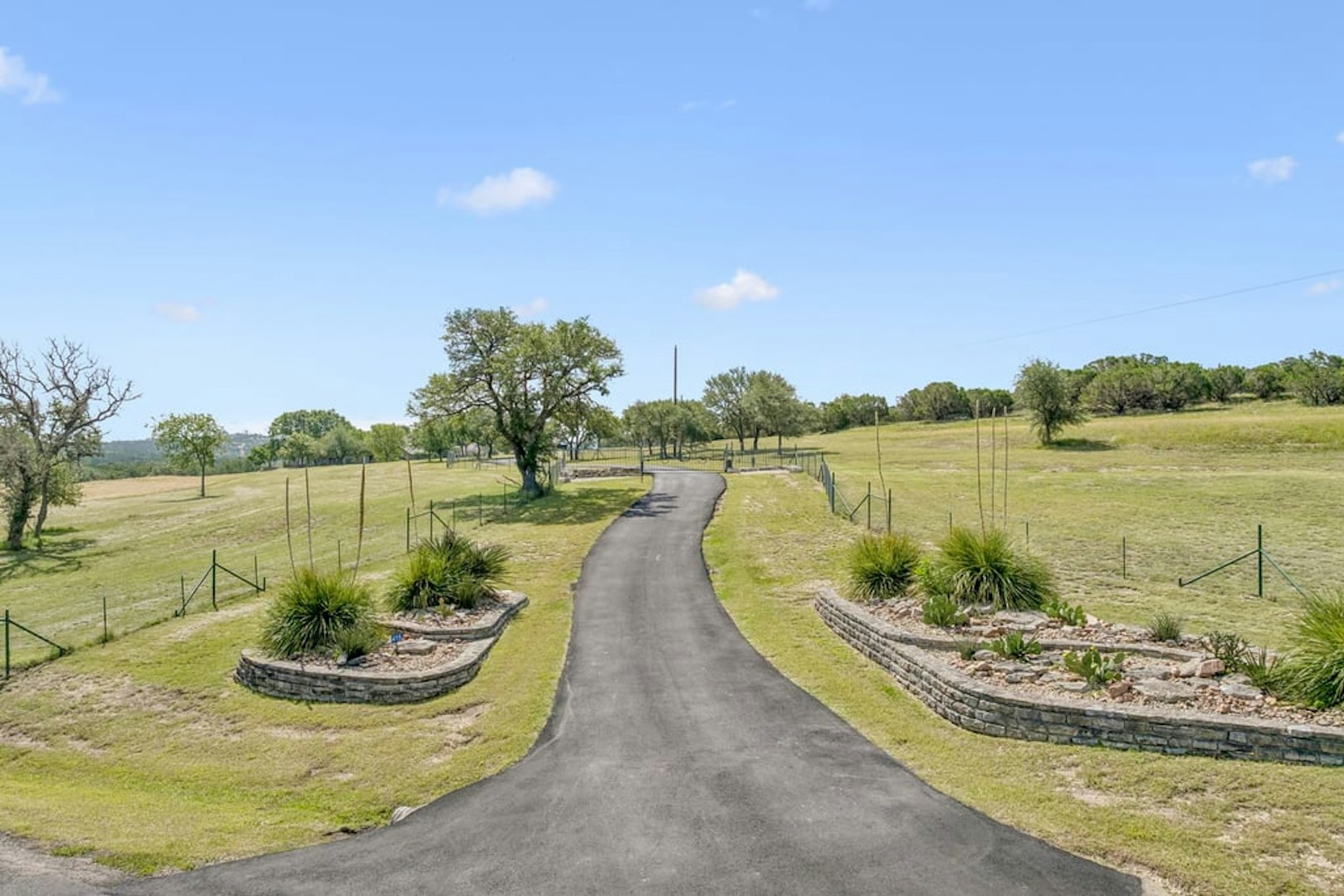 415 Hidden Hills Ranch Road Camp Verde TX 78010