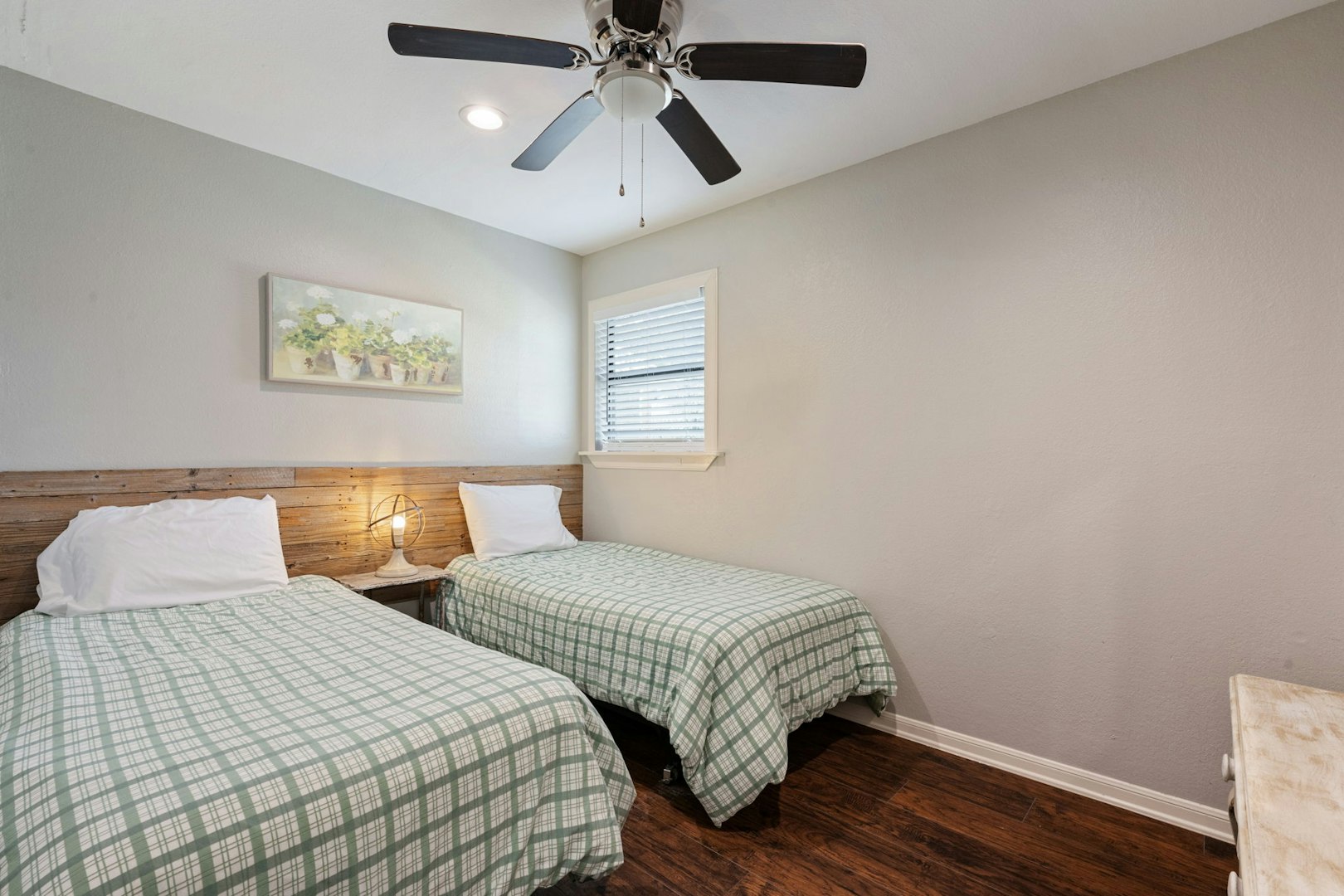 5987 Texas 27 Center Point TX 78010