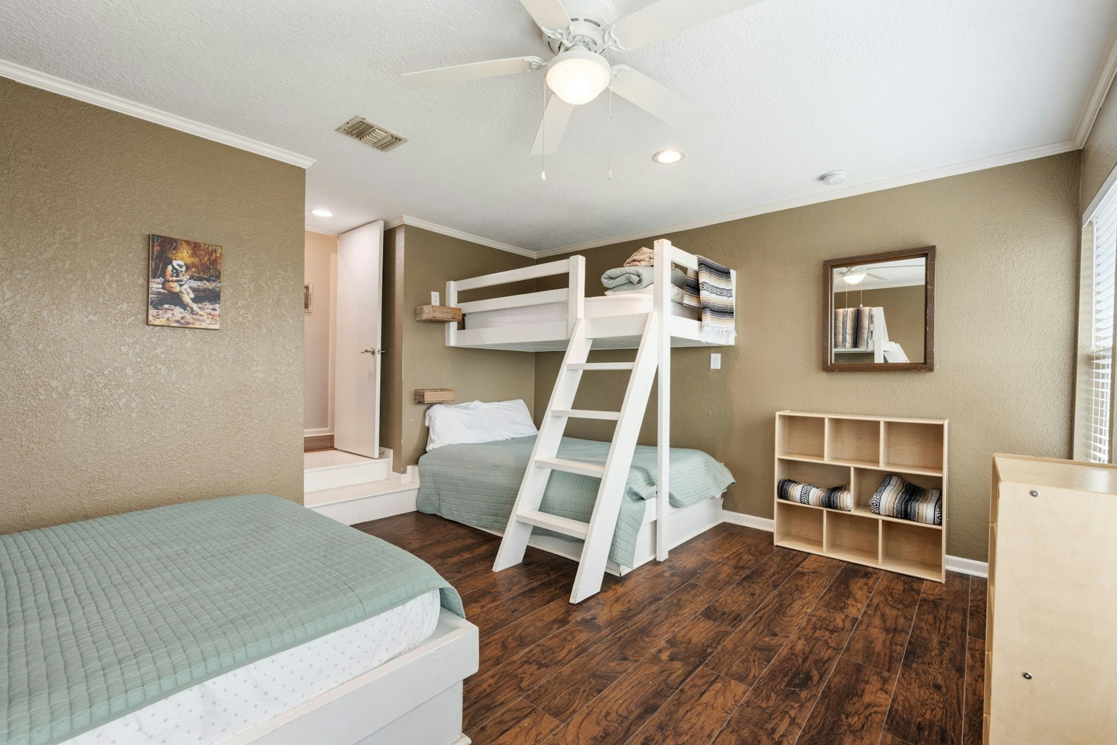 5987 Texas 27 Center Point TX 78010